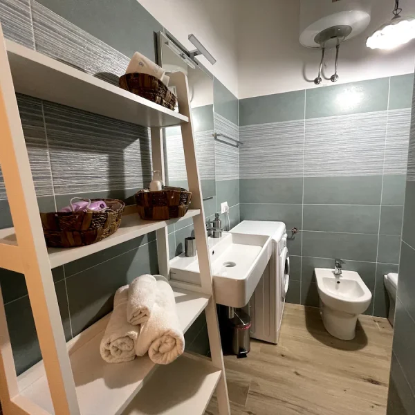 Bagno-con-lavatrice-Trapani.webp